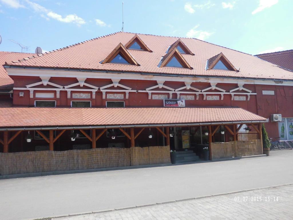 Pensiunea Szekely Ciumani Bagian luar foto